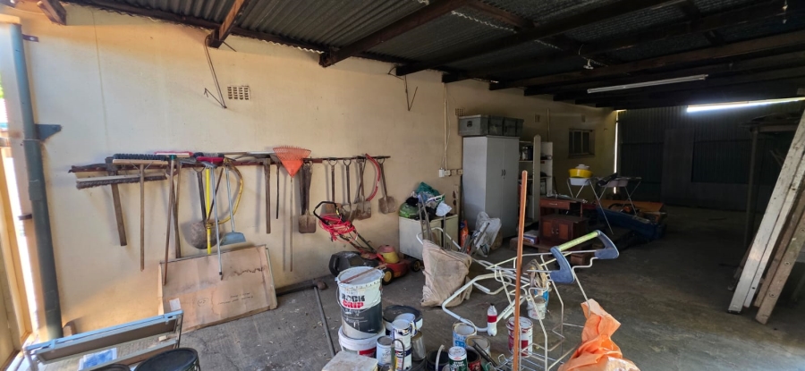 8 Bedroom Property for Sale in Meiringspark North West